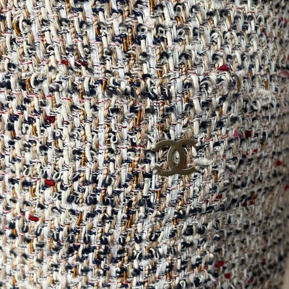 CHANEL 10P Ivory & Multi Colored Tweed Lesage Fringe Hem Pencil Skirt - Picture 10 of 12